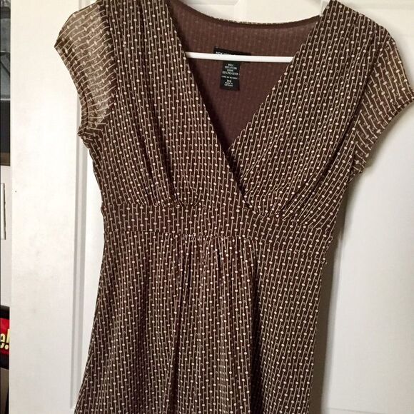 Beautiful top by New York &Company in xs - Picture 1 of 1